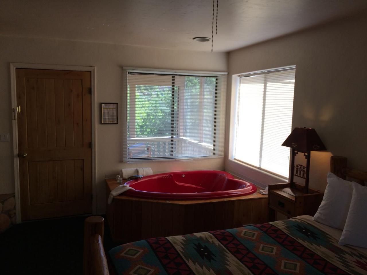 Creekside Preserve Lodge & Cabins Cordes Lakes Екстериор снимка
