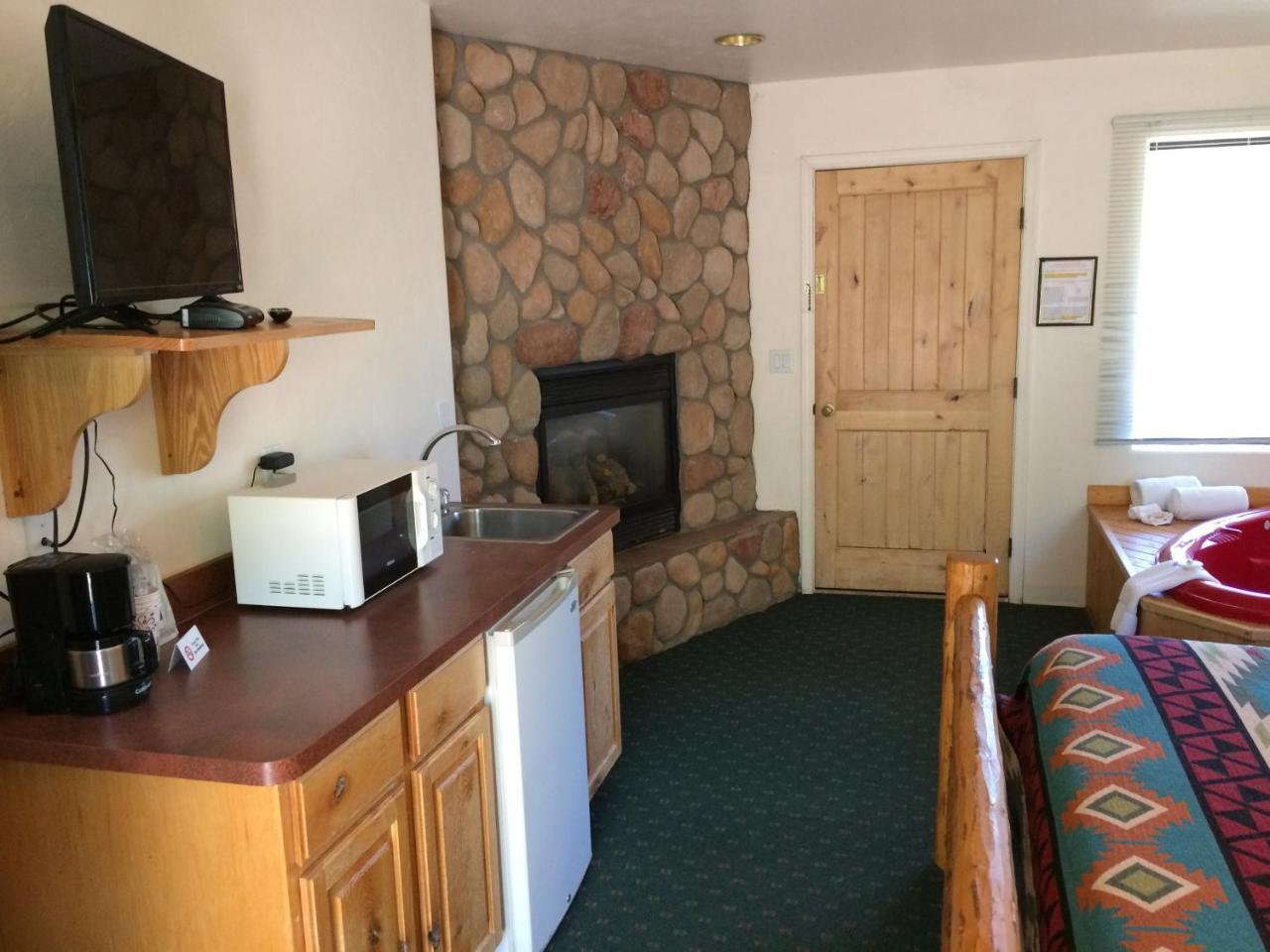 Creekside Preserve Lodge & Cabins Cordes Lakes Екстериор снимка